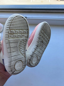 Кроссовки H&M (2 фото из 2)