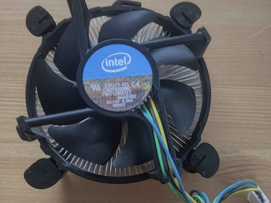 Процессорный кулер Intel Стоковый процессорный кулер LGA1150