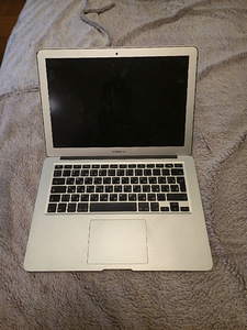 Macbook AIR (5 фото из 5)