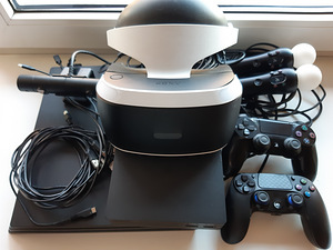 PS 4 pro , 1 terabait (1 foto / 5)