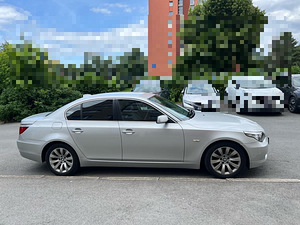 BMW 523i E60 2008 a. (3 foto / 4)