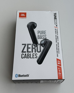 JBL TUNE 225 TWS Black / White (1 foto / 8)