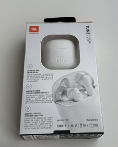 JBL TUNE 225 TWS Black / White (6 foto / 8)