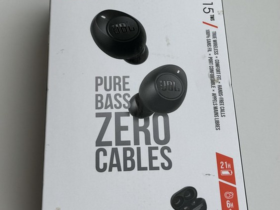 JBL Tune 115 TWS Black / White