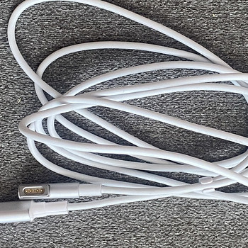 Зарядка для MacBook