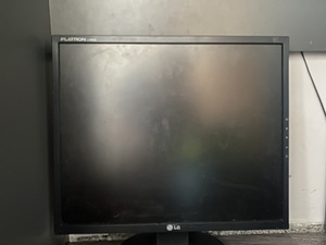 Монитор LG (1 фото из 5)