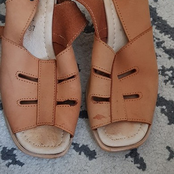 Продам босоножки