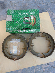 Trusting Toyota Avensis 2001 handbrake pads (2 foto / 3)