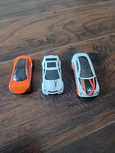 HotWeels Autod Tesla Cadillac ja Gran Cross (1 foto / 1)