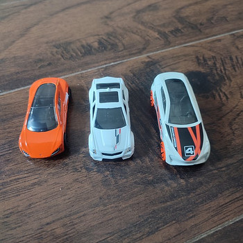 HotWeels Autod Tesla Cadillac ja Gran Cross