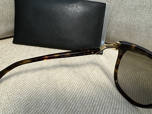Солнцезащитные очки Fendi FF0200/S (3 фото из 6)