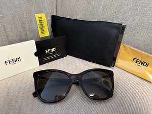Солнцезащитные очки Fendi FF0200/S (5 фото из 6)
