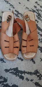 Продам босоножки (2 фото из 2)