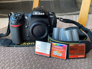 Nikon D300 (1 foto / 10)