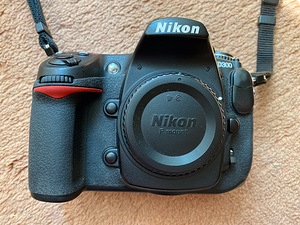 Nikon D300 (3 foto / 10)