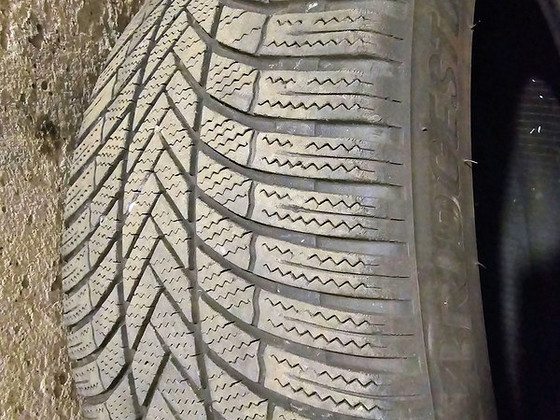 275/40 R21 Bridgestone Blizzark LM005, 4,5-5 мм