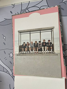 BTS WINGS YOU NEVER WALK ALONE KPOP [RIGHT Ver.] (4 foto / 7)