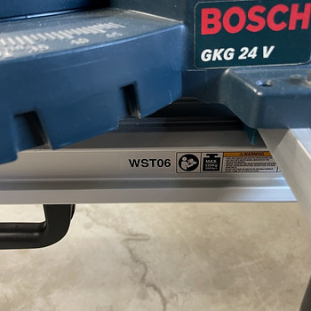 Лобзик BOSCH GKG 24 В