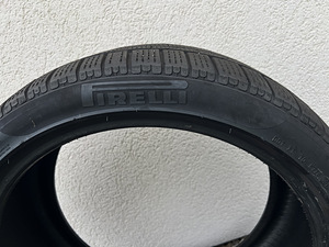 Rehvid R20 245 40 Pirelli M+S Lamell suverehvid R20 245 40 Pirelli M+S Lamell su... (2 foto / 5)