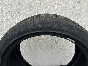 Rehvid R20 245 40 Pirelli M+S Lamell suverehvid R20 245 40 Pirelli M+S Lamell su... (3 foto / 5)
