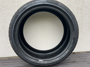 Rehvid R20 245 40 Pirelli M+S Lamell suverehvid R20 245 40 Pirelli M+S Lamell su... (5 foto / 5)