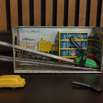 Механическая игрушка Гараж, заводная игрушка
