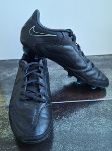 Putsad Nike Legend 9 Club (41) (2 foto / 3)