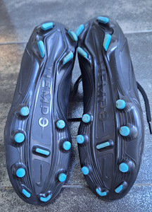 Putsad Nike Legend 9 Club (41) (3 foto / 3)