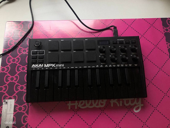 Akai Professional MPK Mini MIDI