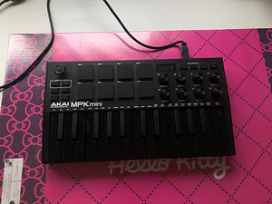Akai Professional MPK Mini MIDI (1 foto / 1)