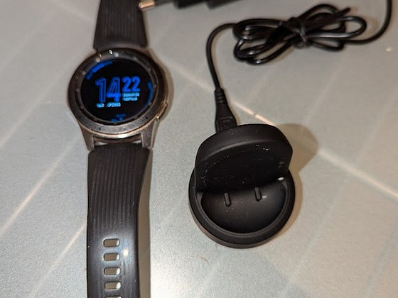 Смарт-часы Samsung Galaxy Watch 46mm LTE (62E8) с зарядным устройством