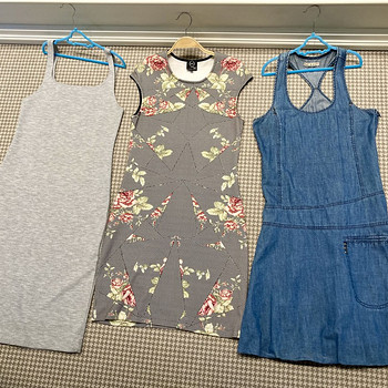 Платье Zara S; Платье Alexander McQueen S/M; Джинсовое платье Ichi S