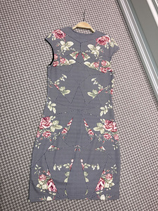 Платье Zara S; Платье Alexander McQueen S/M; Джинсовое платье Ichi S (4 фото из 9)