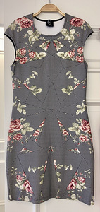 Платье Zara S; Платье Alexander McQueen S/M; Джинсовое платье Ichi S (6 фото из 9)