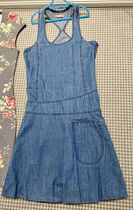 Платье Zara S; Платье Alexander McQueen S/M; Джинсовое платье Ichi S (7 фото из 9)