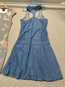 Платье Zara S; Платье Alexander McQueen S/M; Джинсовое платье Ichi S (9 фото из 9)