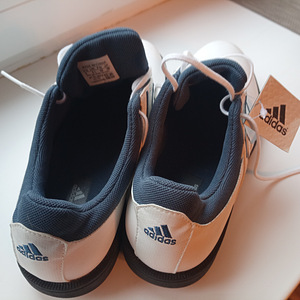 Кроссовки Adidas для гольфа (4 фото из 4)
