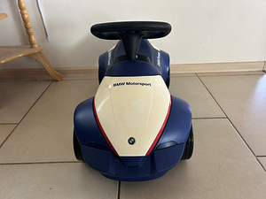 BMW mänguauto (2 foto / 3)