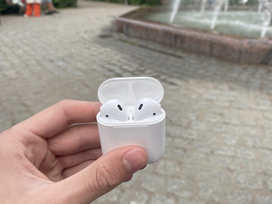 AirPods 2