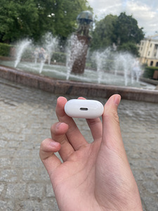 AirPods 2 (2 foto / 3)
