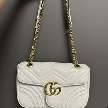 Сумка через плечо из белой кожи Gucci Marmont. Как новая!