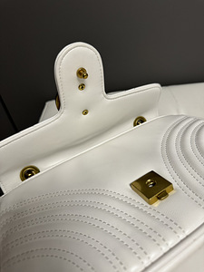 Gucci Marmont White Leather shoulder bag. Nagu uus! (6 foto / 8)