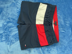 Ujumispüksid Tommy Hilfiger 10-12 (1 foto / 2)