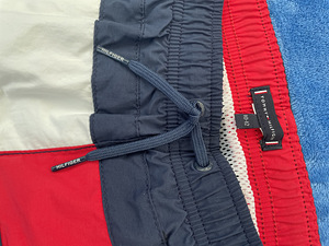 Ujumispüksid Tommy Hilfiger 10-12 (2 foto / 2)