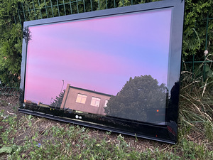 Telekat LG 42PQ200R. (5 фото из 5)