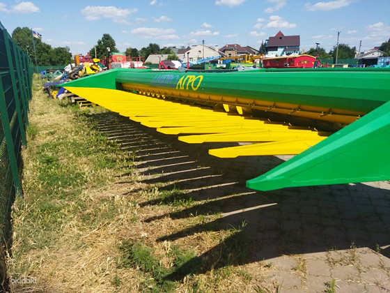 Соняшникова жатка безрядкова Raptor 8.2