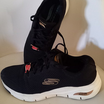 Кроссовки Skechers 39