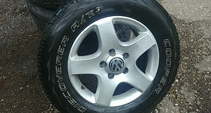 VW Tuareg, Audi Q7, SsangYong Rexton, Mercedes G Rattad (1 foto / 6)