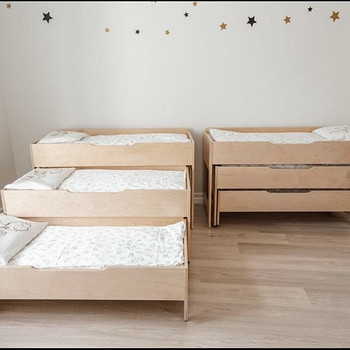 Трехместная кровать