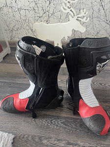 Moto saapad (2 фото из 5)